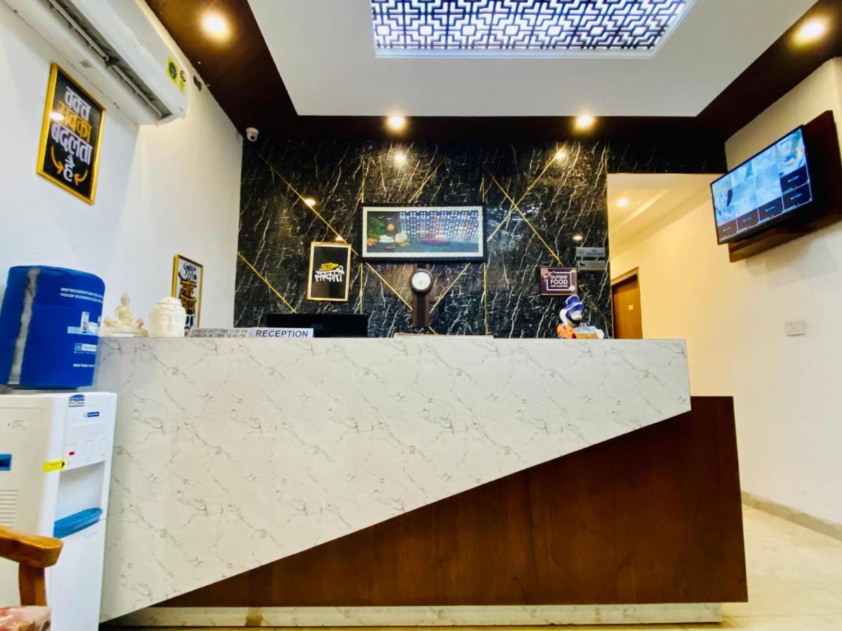 Hotel Hollywood - Family Hotel Zirakpur ภายนอก รูปภาพ