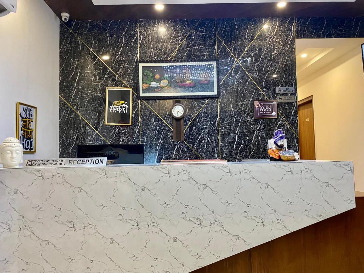 Hotel Hollywood - Family Hotel Zirakpur ภายนอก รูปภาพ